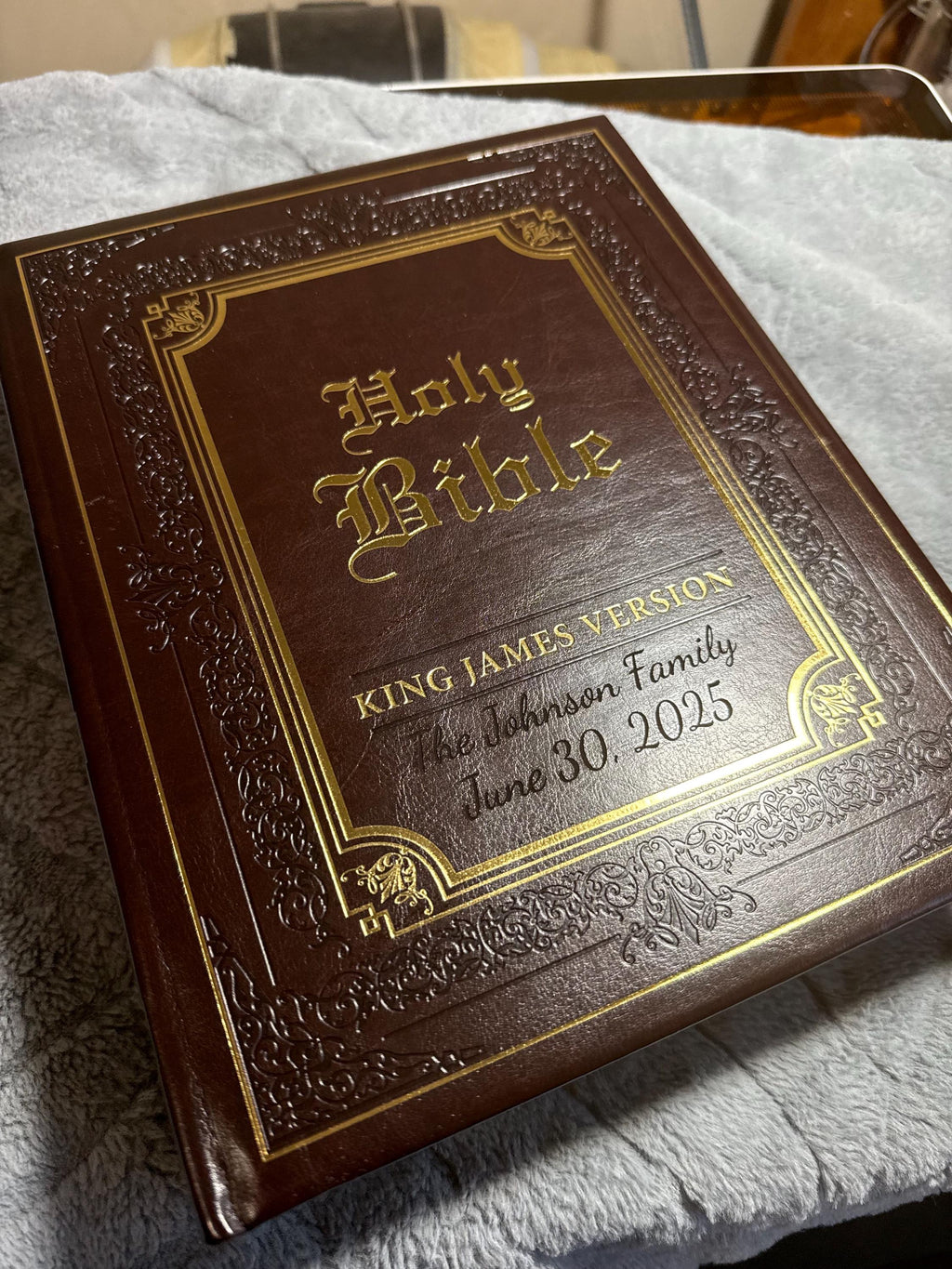 Biblia Familiar KJV Personalizada - Piel Sintética Marrón, de Lujo