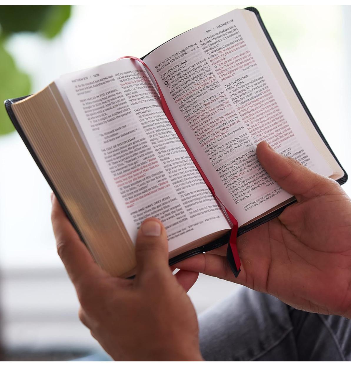 NKJV, Biblia de Referencia con Versículos al Final, Compacta, Imitación Piel, Turquesa, Letra Roja, Letra Cómoda: Santa Biblia, Nueva Versión Reina Valera