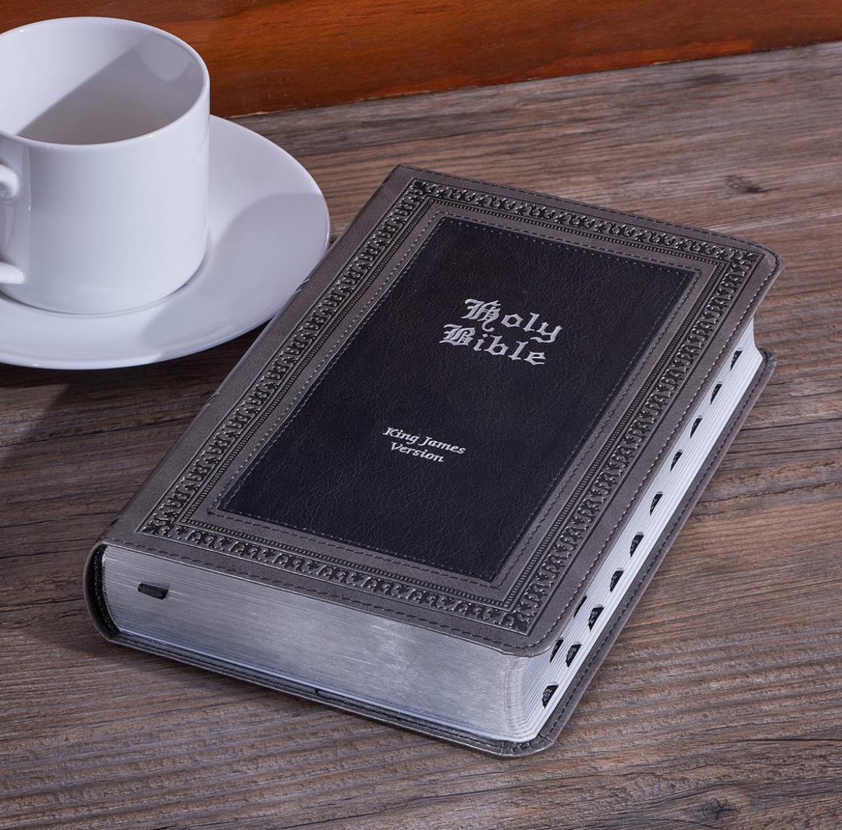 Biblia Sagrada KJV Personalizada, Letra Grande, Tamaño Estándar, Edición Letra Roja en Piel Sintética
