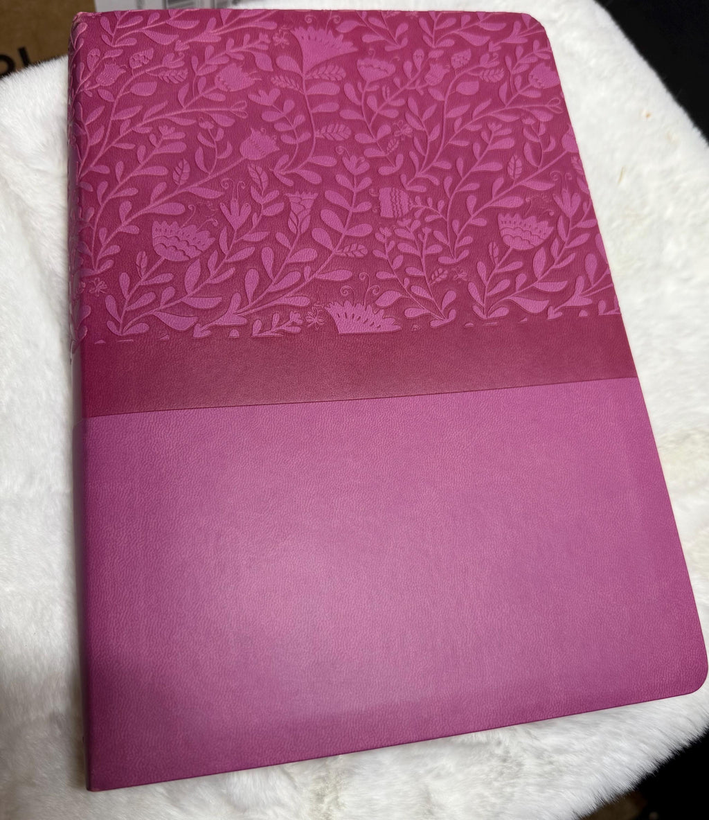 Biblia Personalizada NVI Letra Súper Grande - Rosa, letra cómoda de 16.5 puntos
