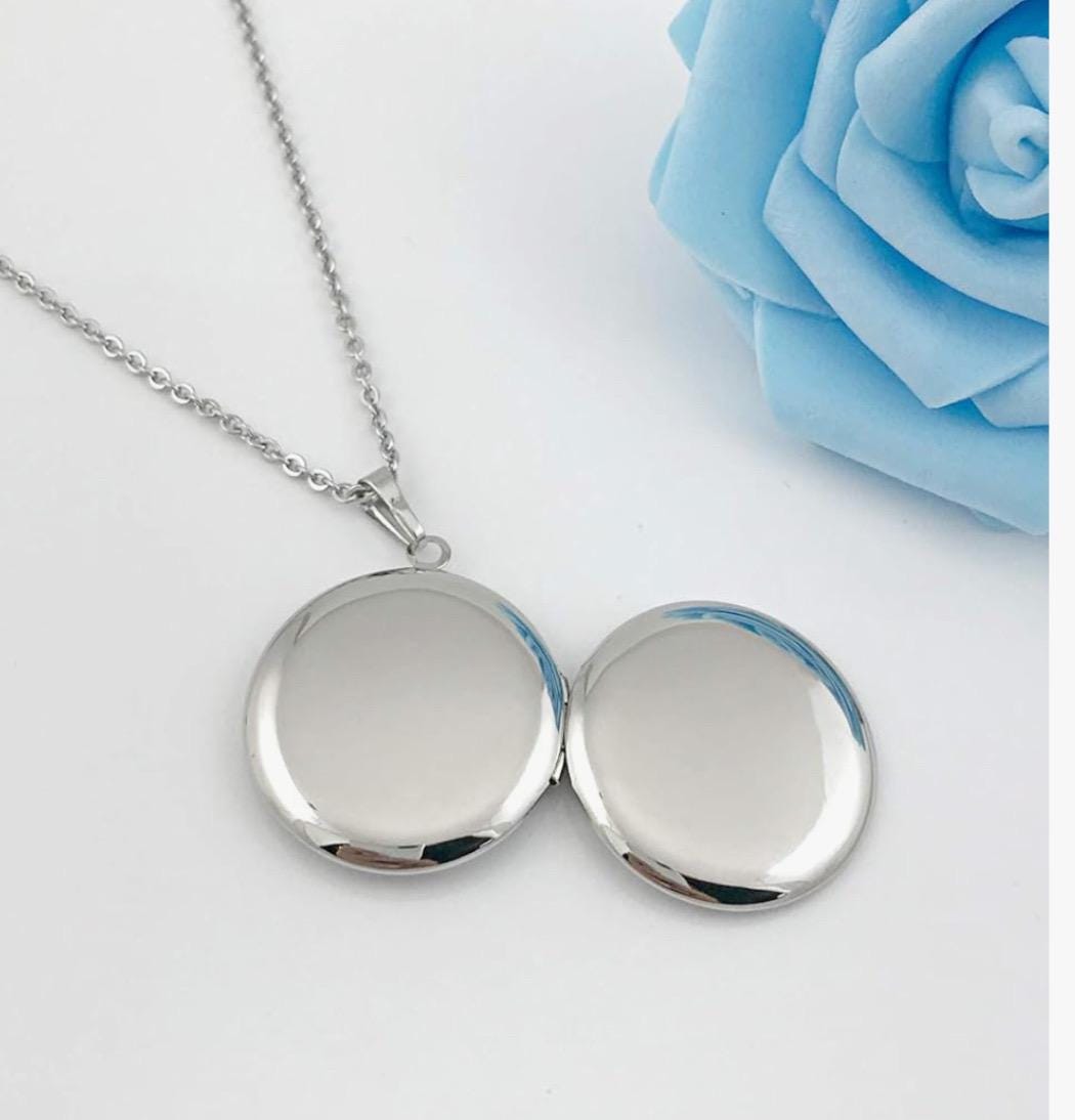 Personalized Photo Locket Necklace - Heart or Round Pendant