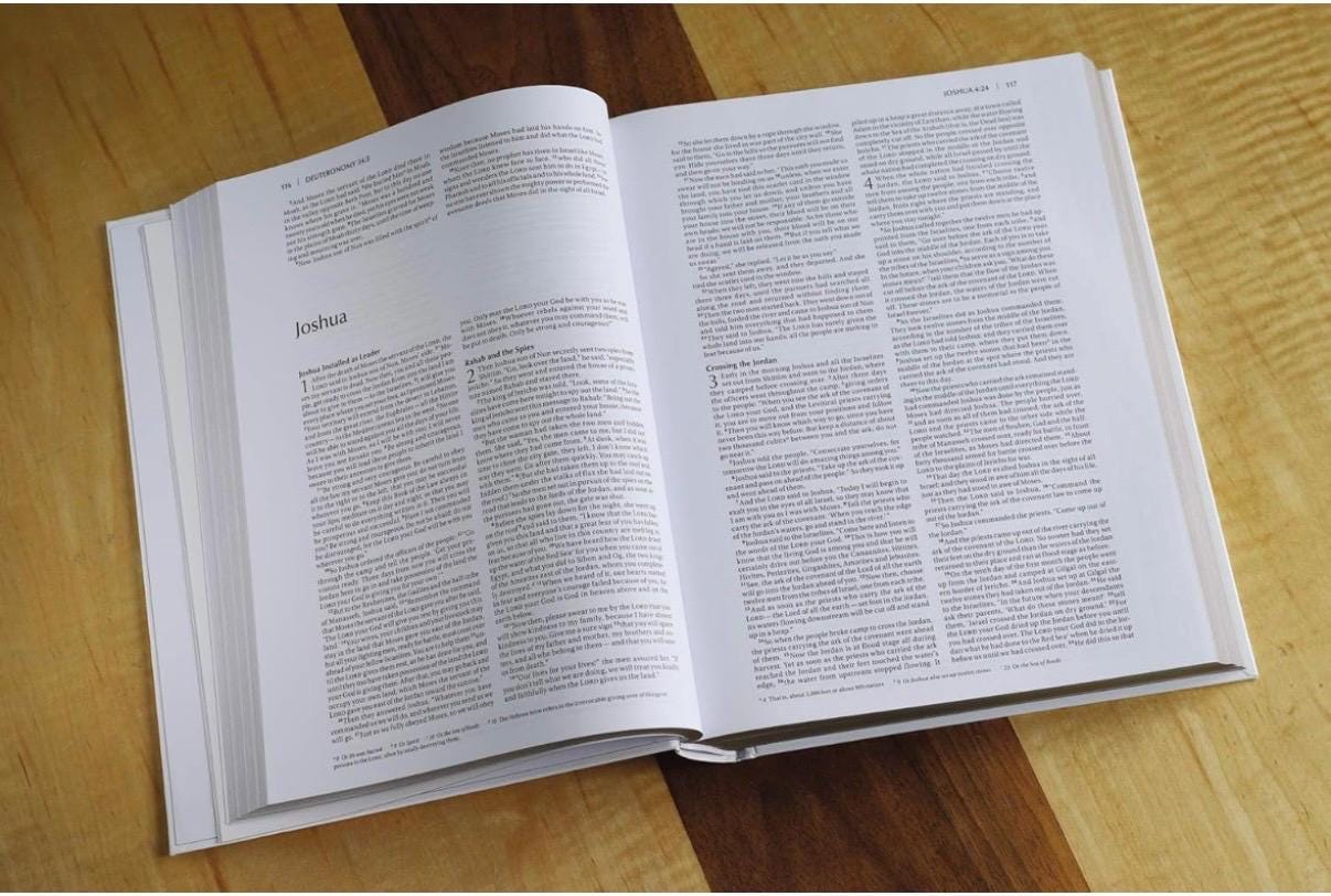 Biblia familiar NVI personalizada - Tapa dura grande, Letra roja