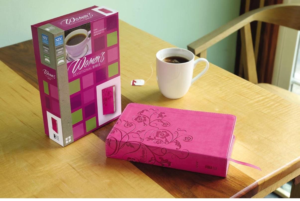 NIV, Women's Devotional Bible, Leathersoft, Pink