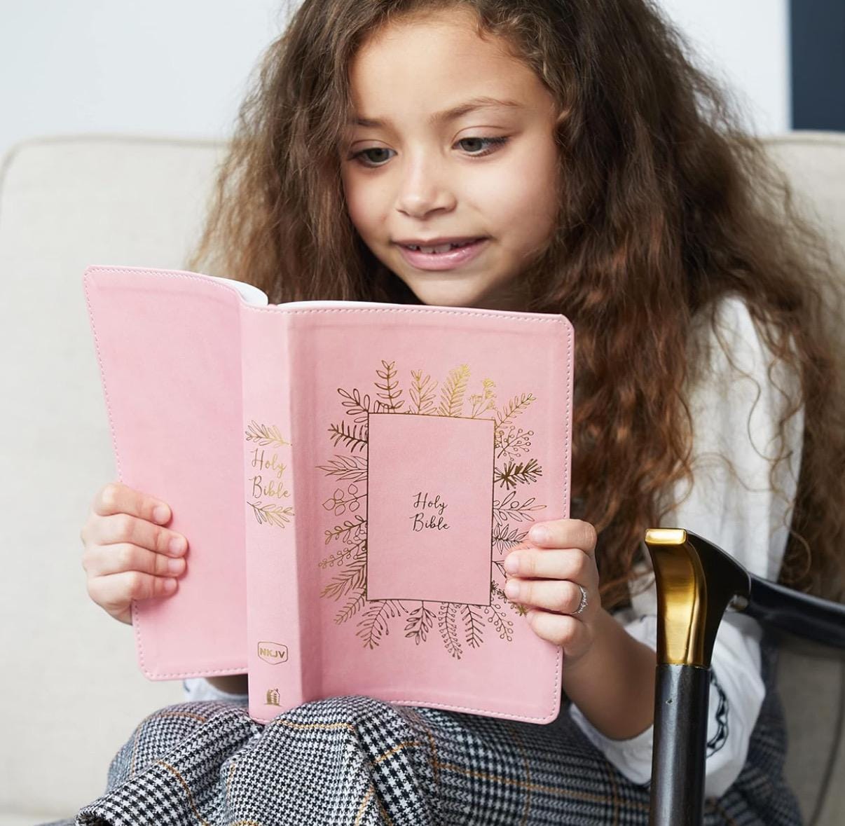 NKJV Biblia para niños personalizada, piel sintética, rosa