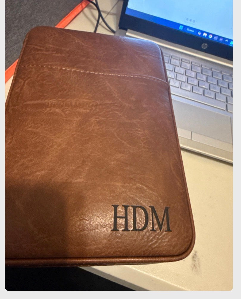 Humidor de puros de cuero personalizado, caja forrada de cedro con encendedor