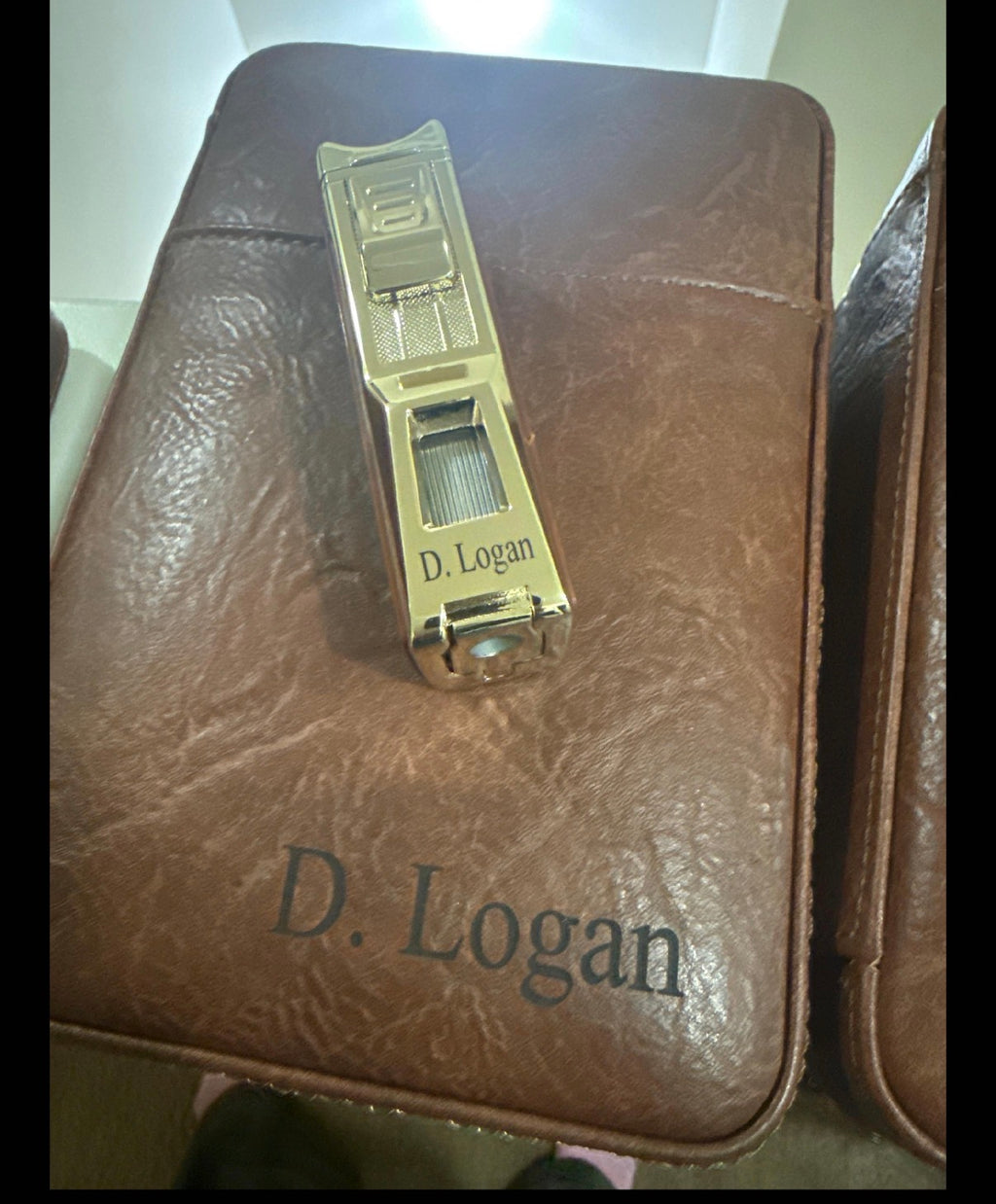 Humidor de puros de cuero personalizado, caja forrada de cedro con encendedor