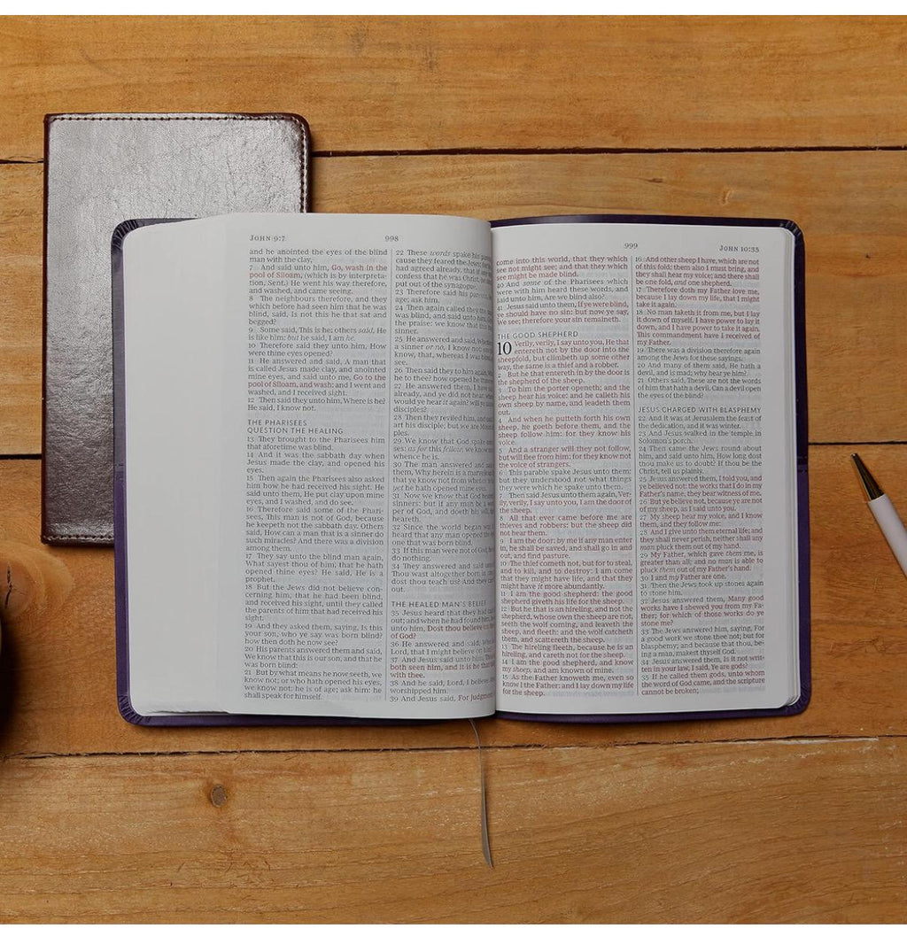 Biblia Sagrada KJV personalizada, letra grande, diseño delgado, piel sintética gris, letra roja, letra cómoda: Versión King James