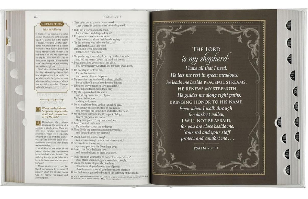 Personalice el apellido y un versículo. Biblia NLT Family Heritage, Biblia devocional familiar de tapa dura de letra grande para el estudio