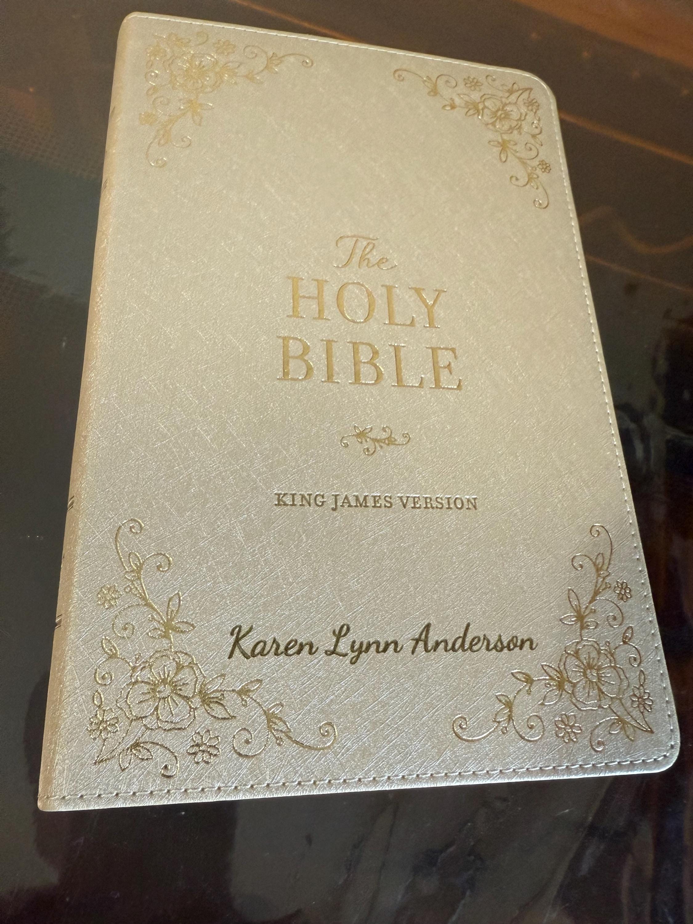 Biblia KJV Personalizada, Tamaño Estándar, Piel Sintética, Edición con Letra Roja, con Pestañas, Cinta Marcadora, Versión King James, Topo Nacarado