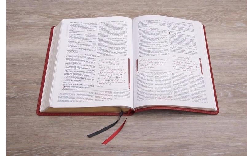 Biblia de estudio KJV Spurgeon personalizada - Tapa de piel sintética carmesí