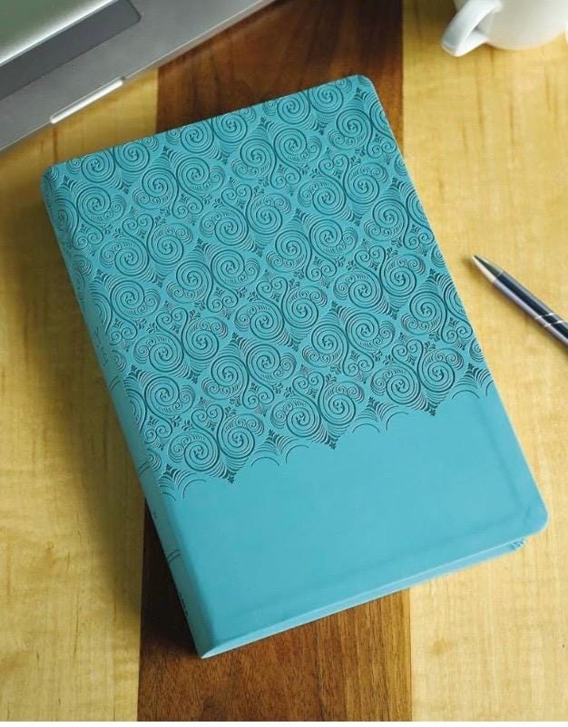 Personalizada con Nombre NVI, Biblia de Referencia de Letra Súper Gigante, Tapa Blanda Imitación Cuero, Verde Azulado, Letra Roja, Biblia Grabada, Personalizada, Regalo de Graduación