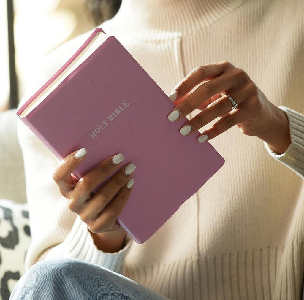Biblia personalizada KJV de letra grande y cómoda
