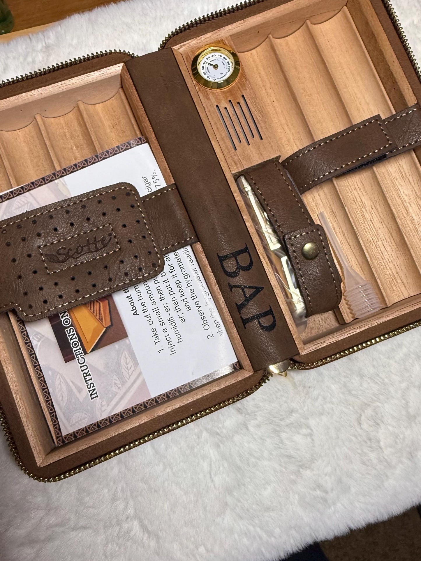 Personalized Scotte Cigar Humidor Box, Cigar Lighter Cedar Wood Lined Leather Cigar Case Built in Hygrometer & Humidifier, Torch Lighter