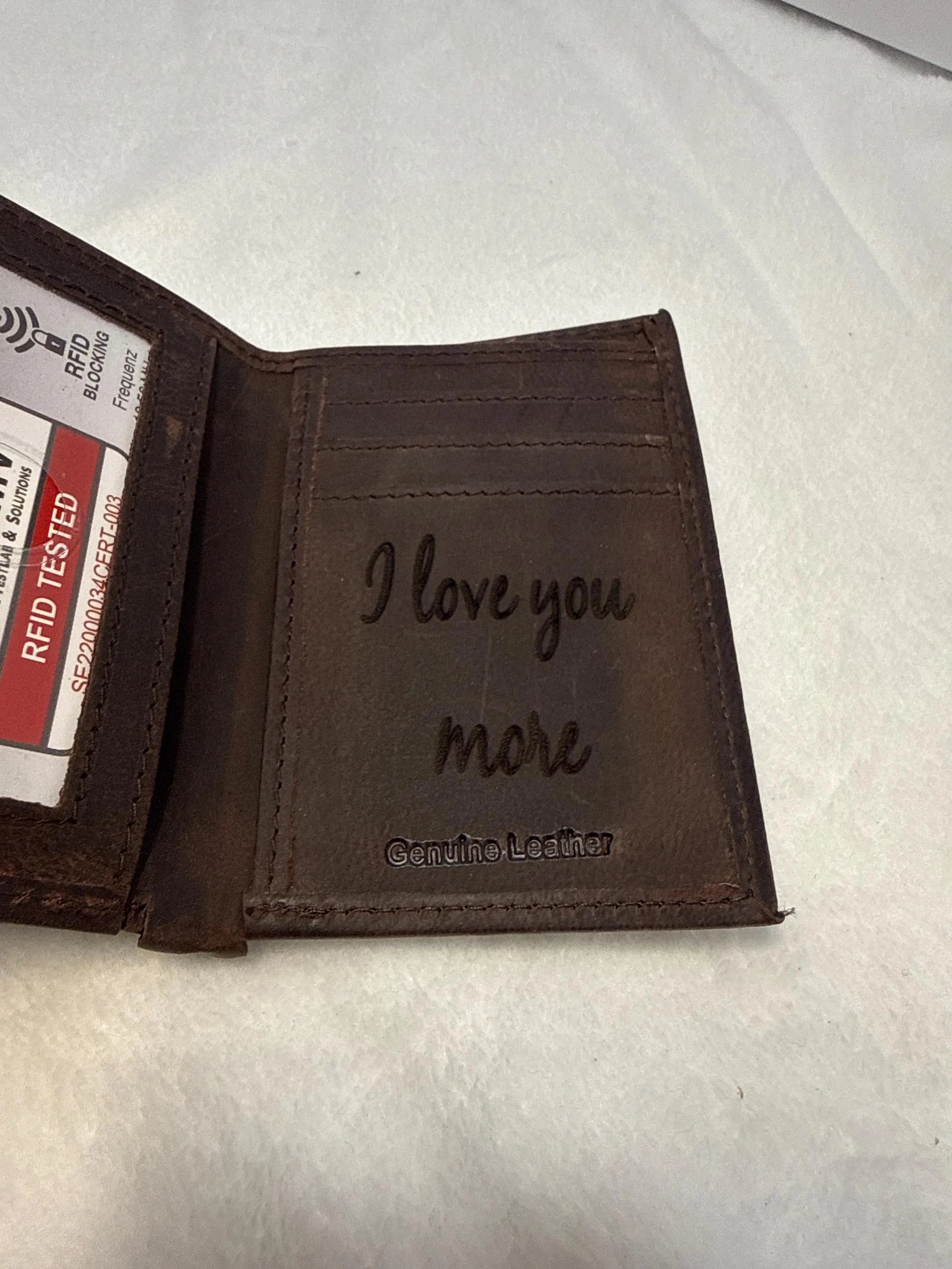 Cartera Tríptico de Cuero Personalizada para Hombre