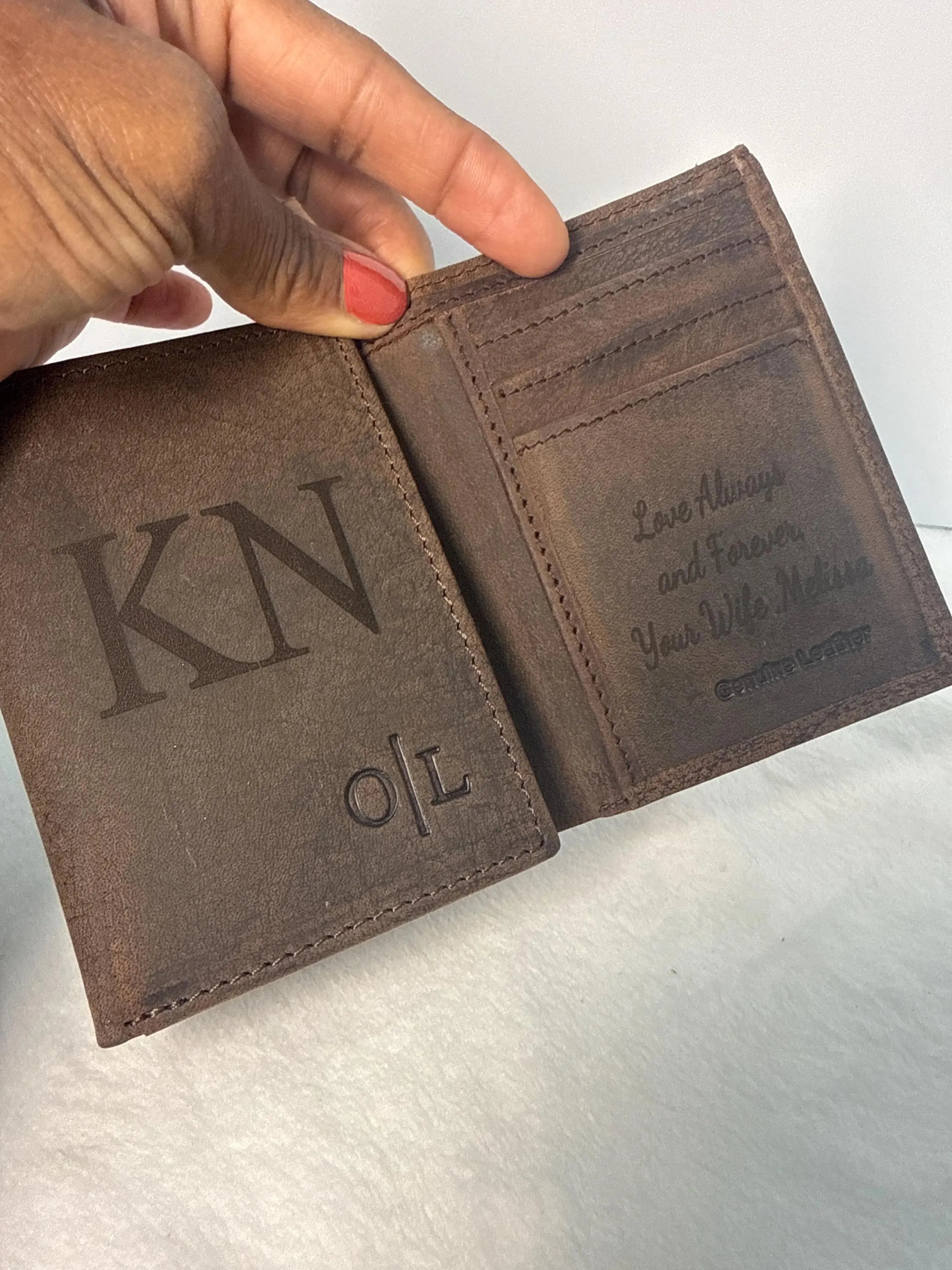 Cartera Tríptico de Cuero Personalizada para Hombre